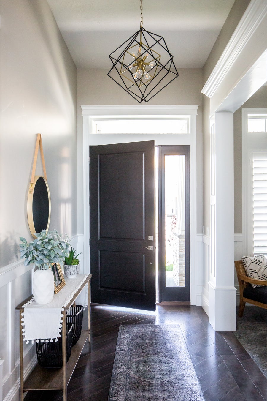 Hudson Valley Lighting Roundout Chandelier — Aged Brass