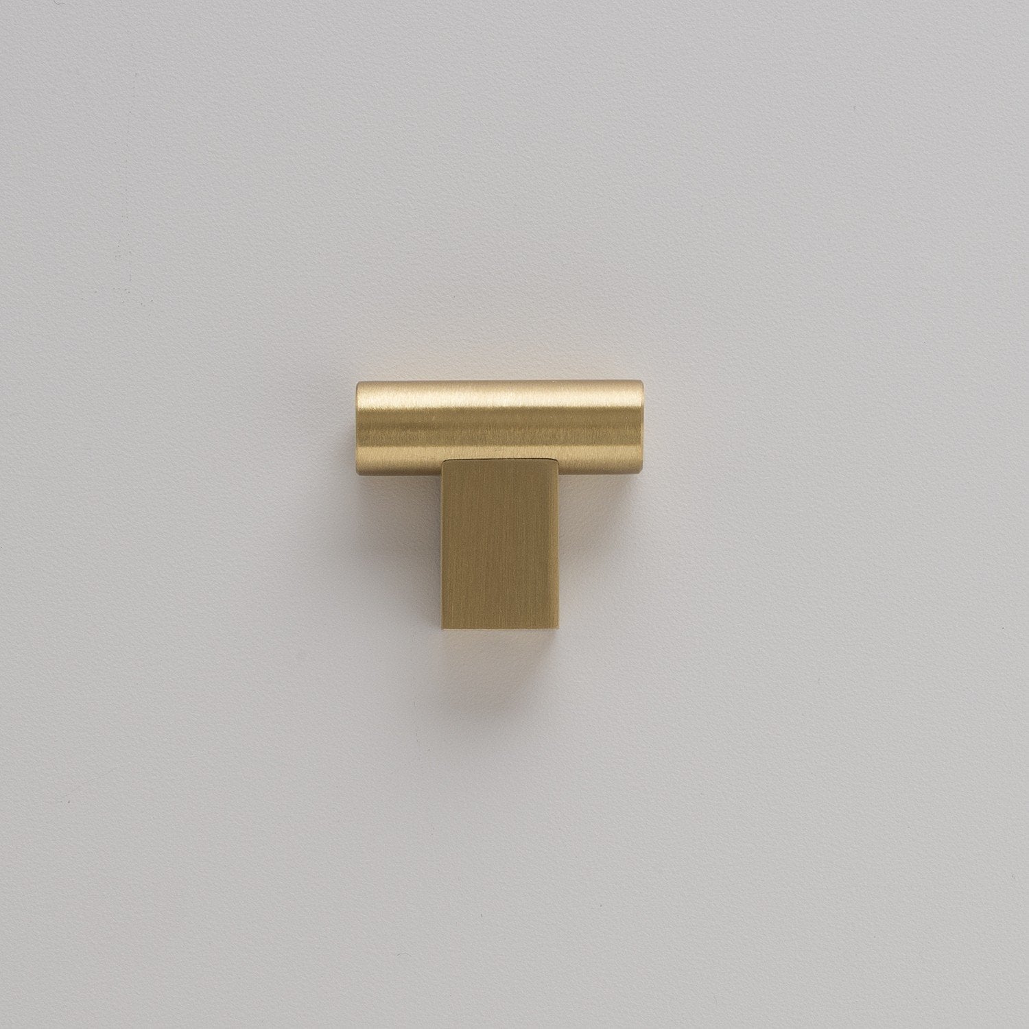 T Pull in Natural Brass