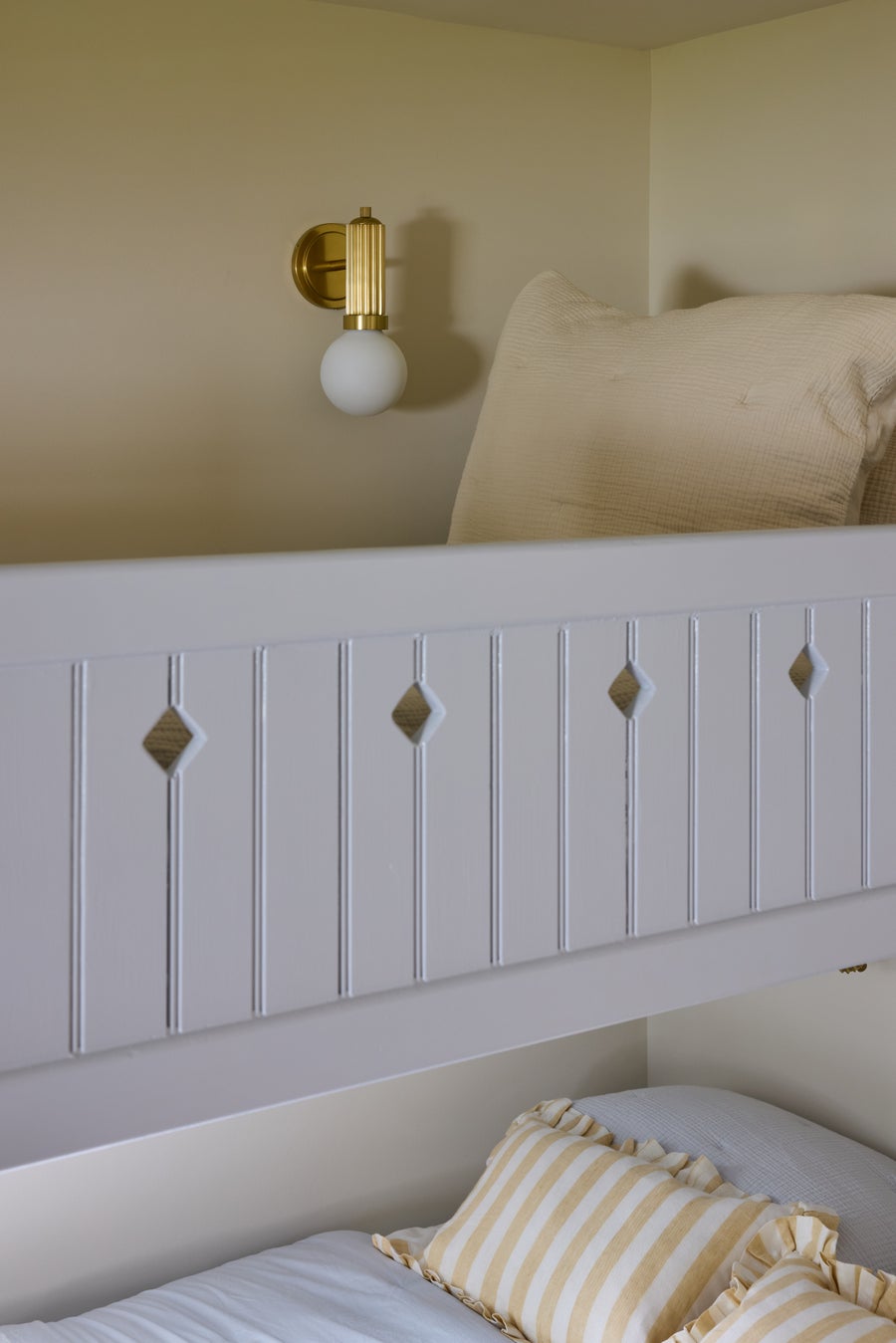 Hudson Valley Lighting Reade Wall Sconce — Aged Brass