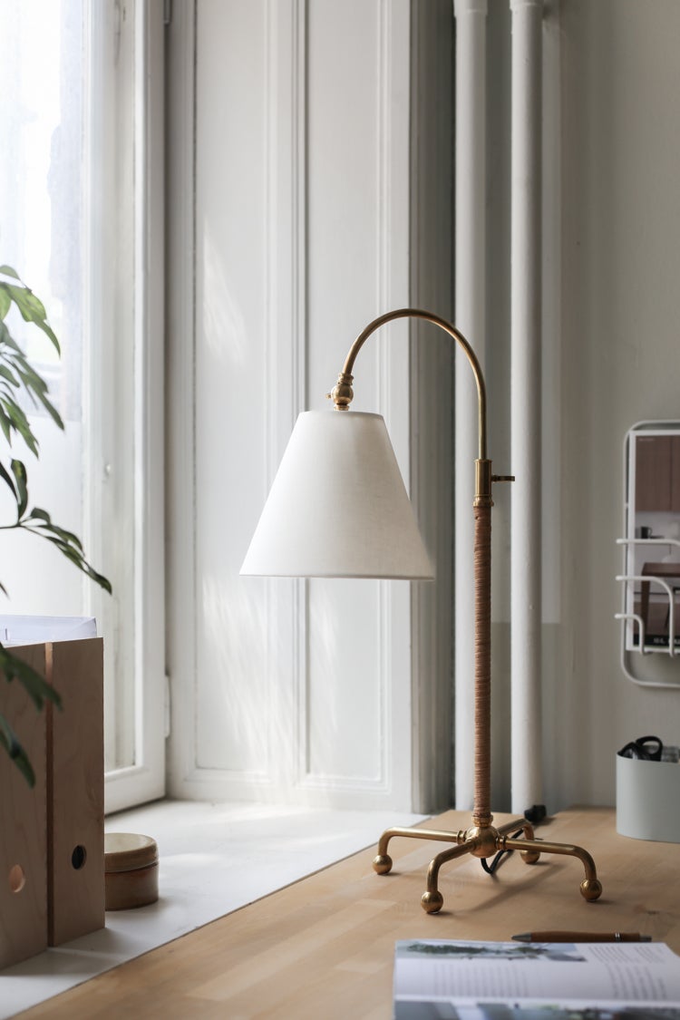 Hudson Valley Lighting Curves No.1 Table Lamp — Aged Brass