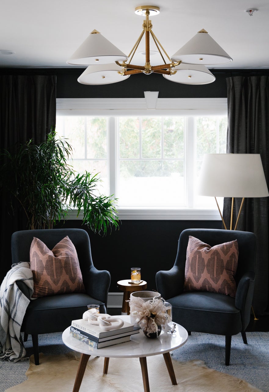 Hudson Valley Lighting Williamsburg Chandelier — Aged Brass