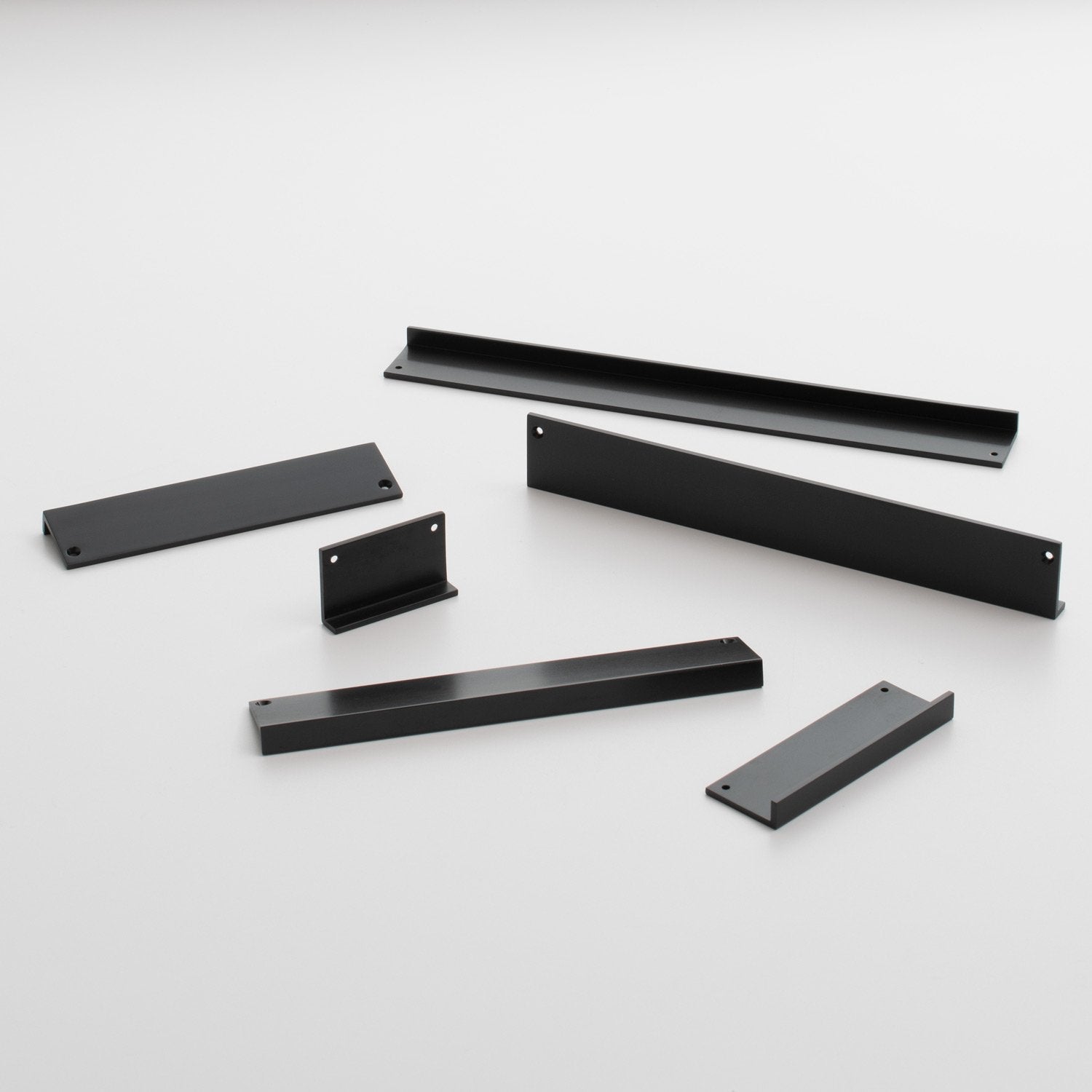 Ledge Pull in True Black, image 2