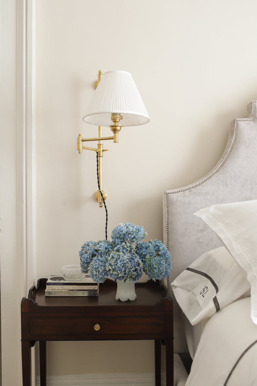 Hudson Valley Lighting Classic No.1 Plug-in Sconce — Aged Brass