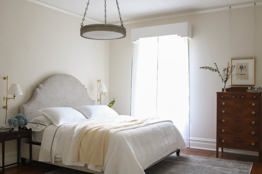 Hudson Valley Lighting Lynden Chandelier — Antique Nickel