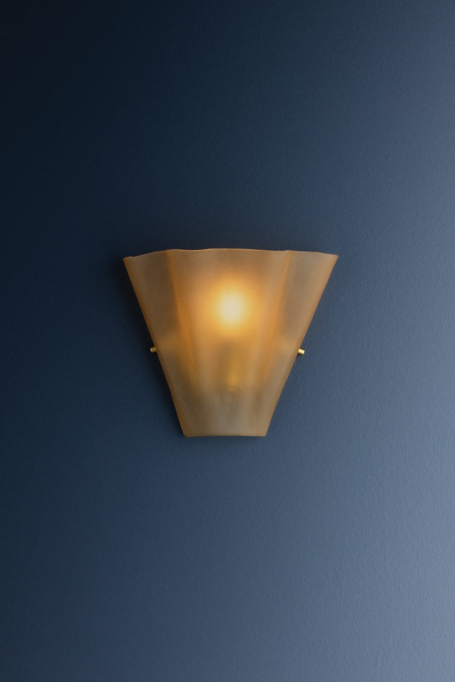 Hudson Valley Lighting Queens Wall Sconce — Aged Brass