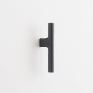 Galley Pull in True Black thumbnail 2