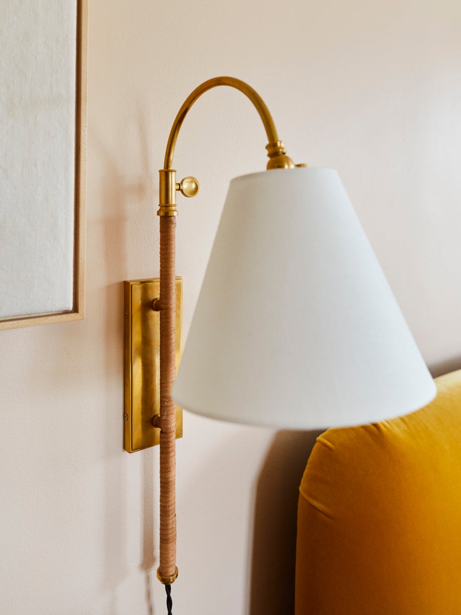 Hudson Valley Lighting Curves No.1 Plug-in Sconce — Aged Brass