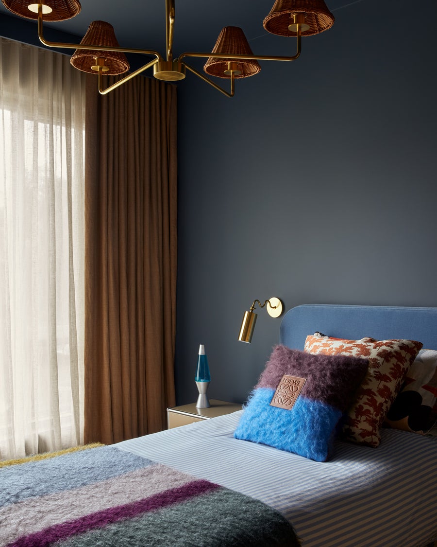 Mitzi Issa Chandelier — H704805-AGB