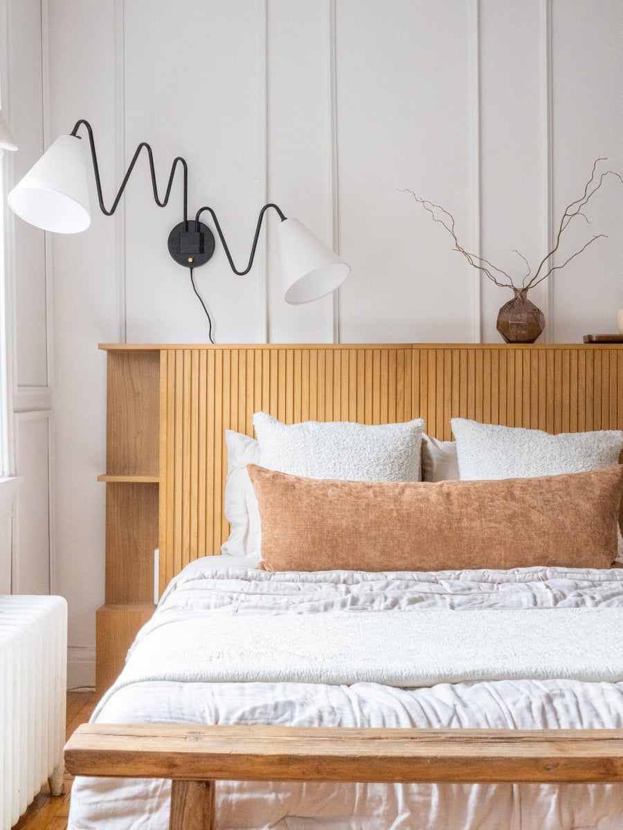 Mitzi Onda Plug-In Sconce — HL699102-SBK