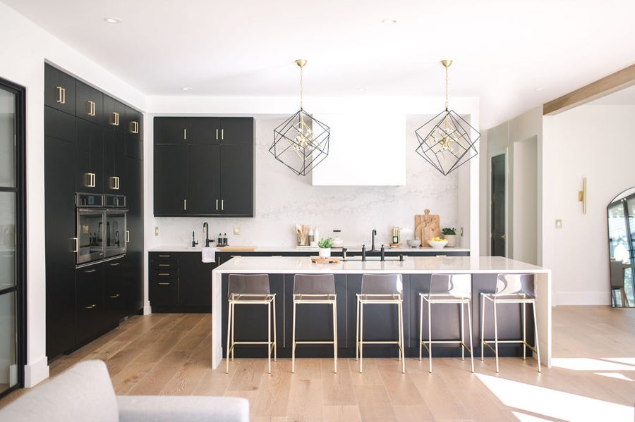 Hudson Valley Lighting Roundout Chandelier — Aged Brass