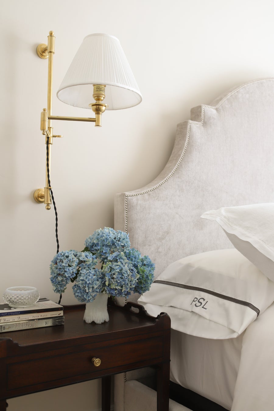 Hudson Valley Lighting Classic No.1 Plug-in Sconce — Aged Brass