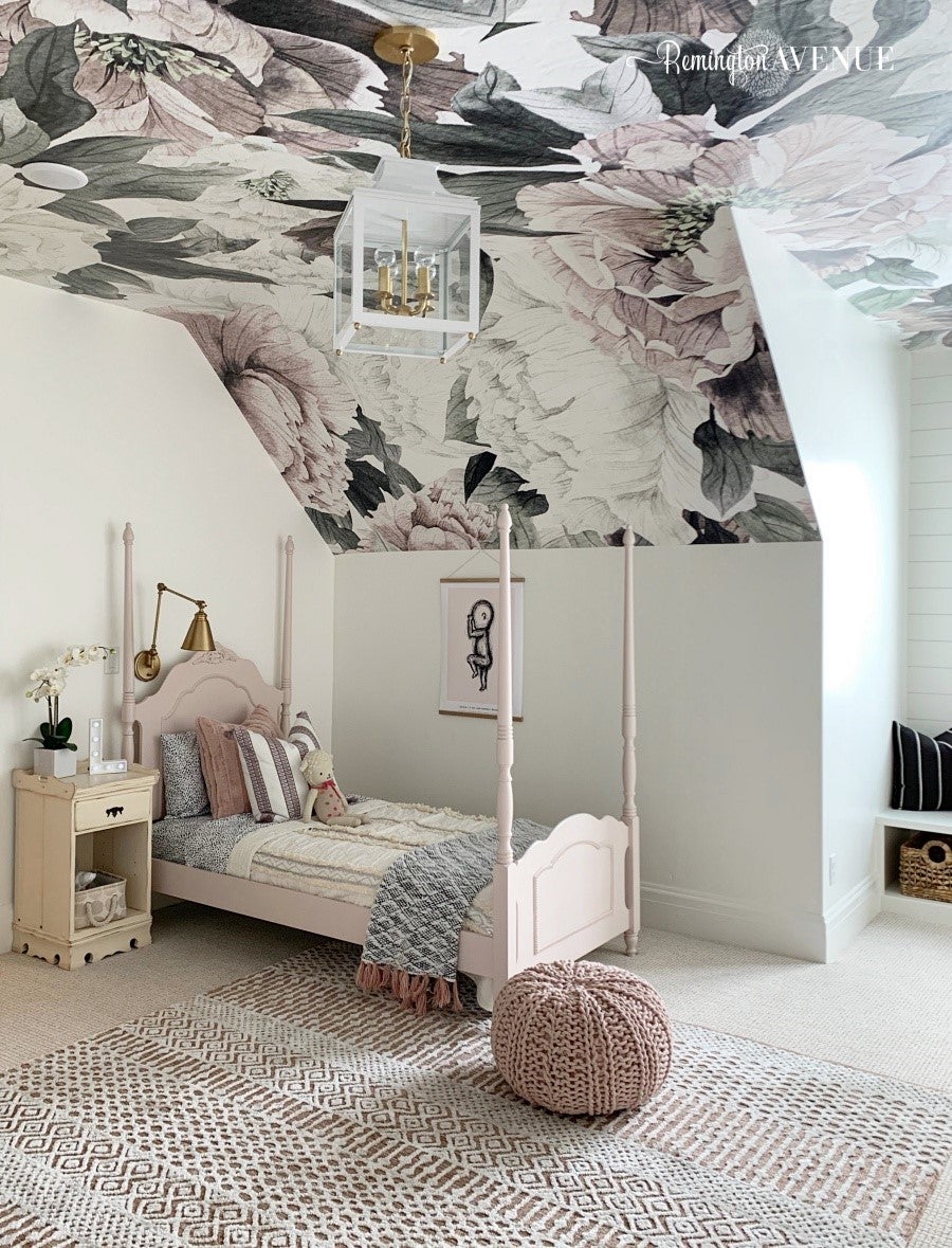 Mitzi Leigh Lantern — H259704L-AGB/WH