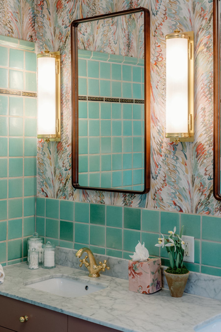 Hudson Valley Lighting Bristol Bath and Vanity — Aged Brass