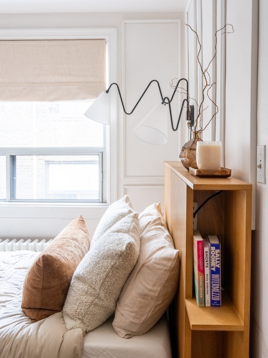 Mitzi Onda Plug-In Sconce — HL699102-SBK