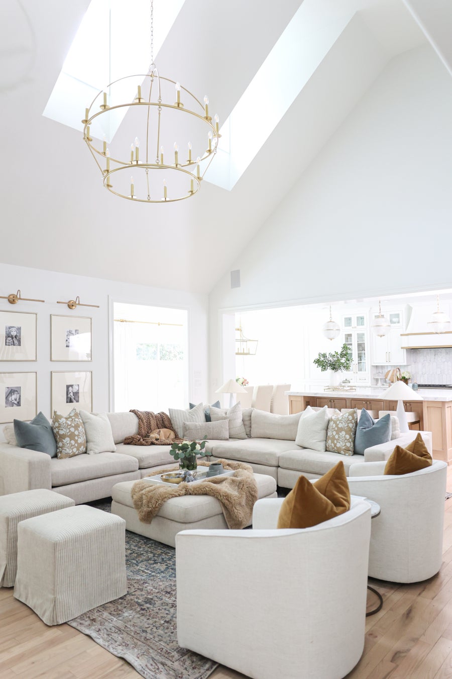 Hudson Valley Lighting Howell Chandelier — Aged Brass